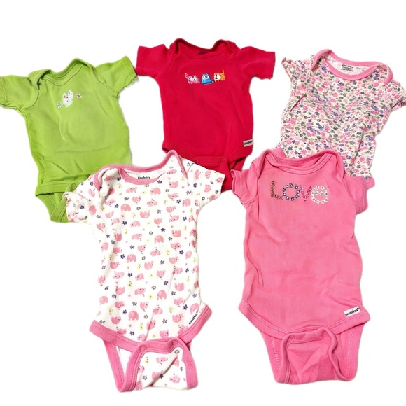 Gerber Other - Gerber Baby Girl Onesies Bundle 5 Pc 0-3 Months Pink Green Floral